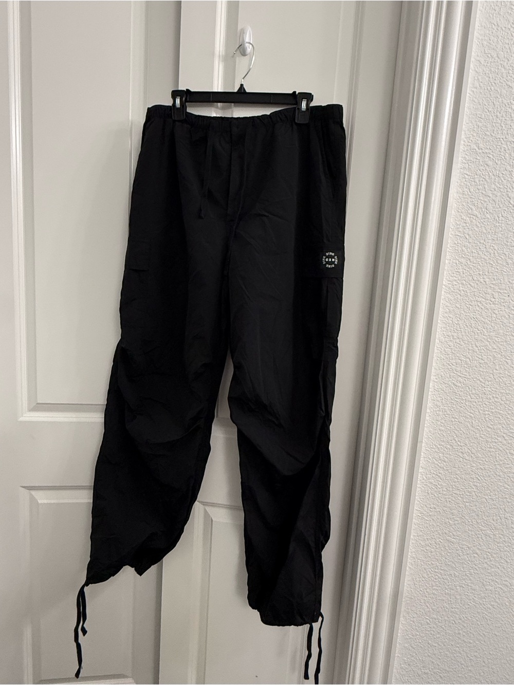 Victoria's Secret PINK x Chlöe x Halle Parachute Cargo Pants Exclusive Collab L